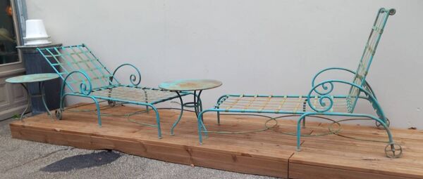 Lot 2 chaises longues anciennes fer forgé et ses 2 guéridons