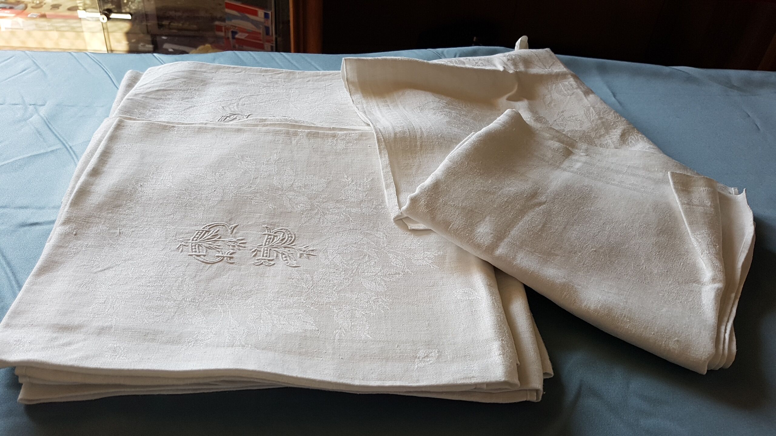 8 monogrammed towels