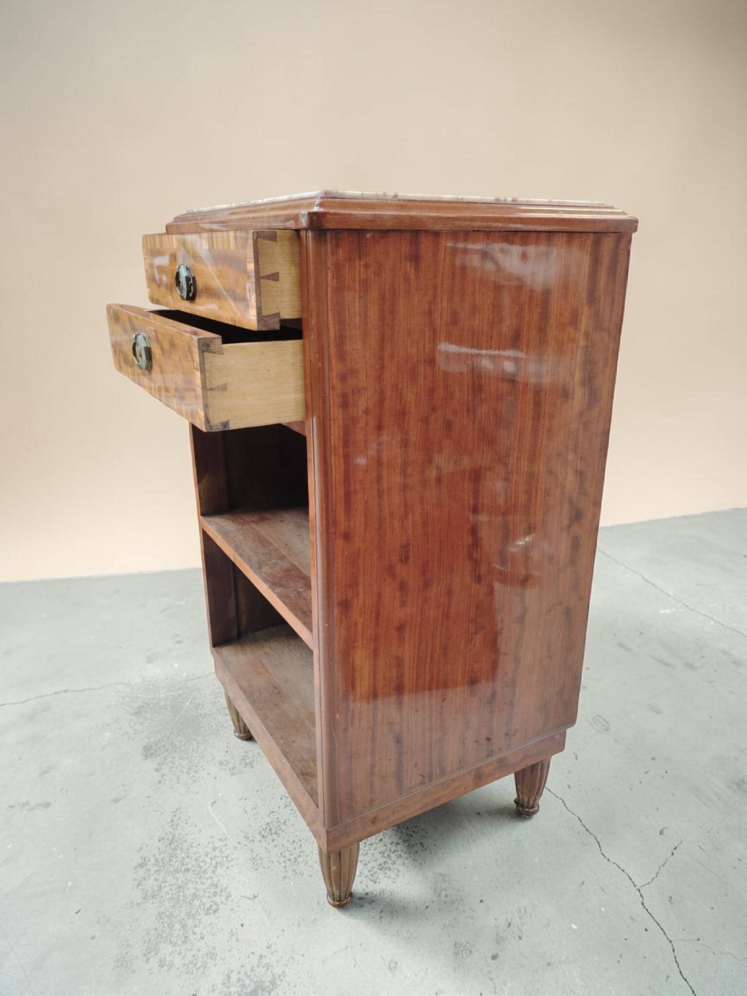 Art Deco Side Table in Walnut and Marble - 1930
