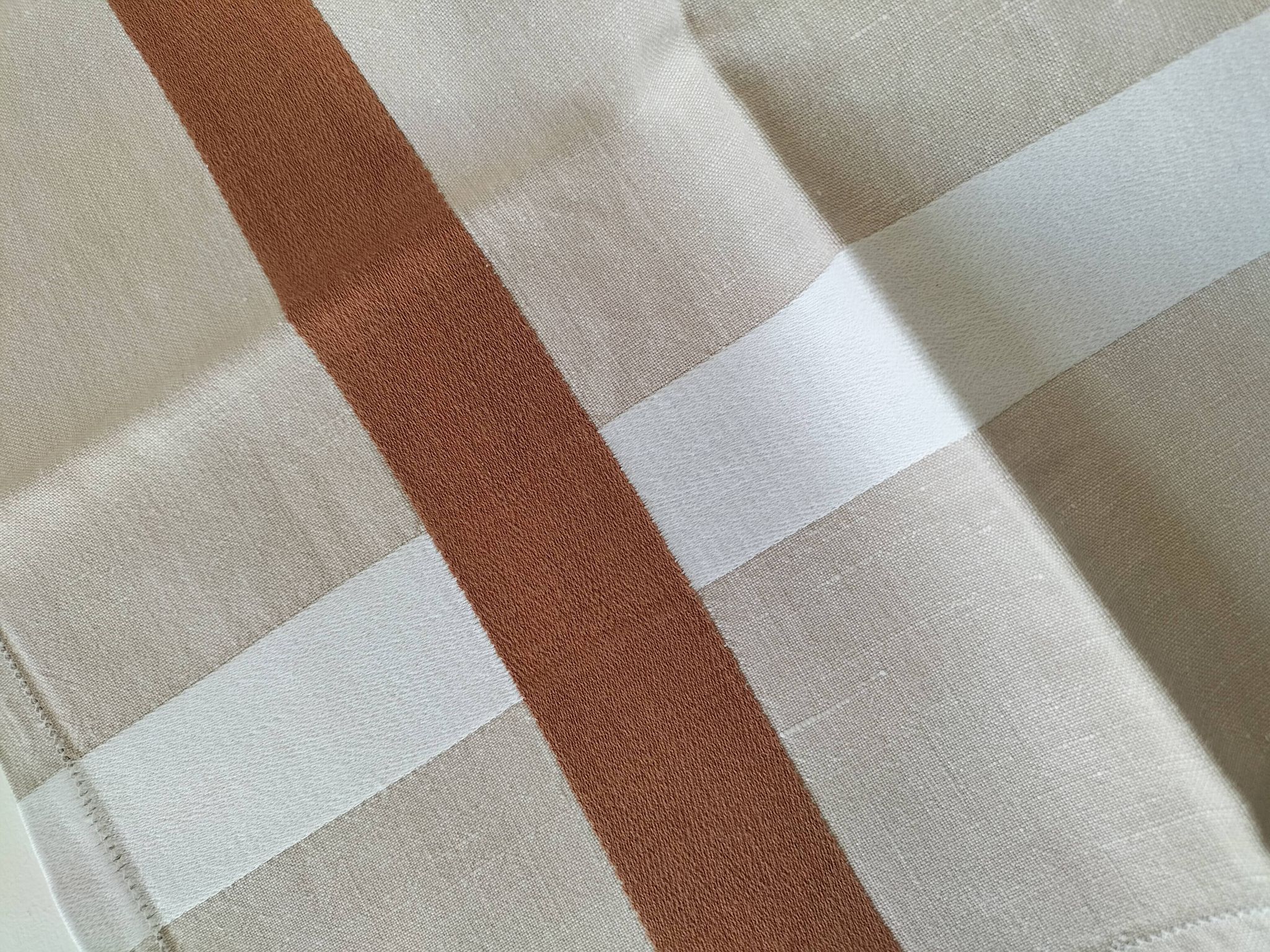 Tablecloth set + 8 napkins – graphic cotton