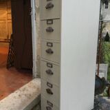 Meuble à tiroirs