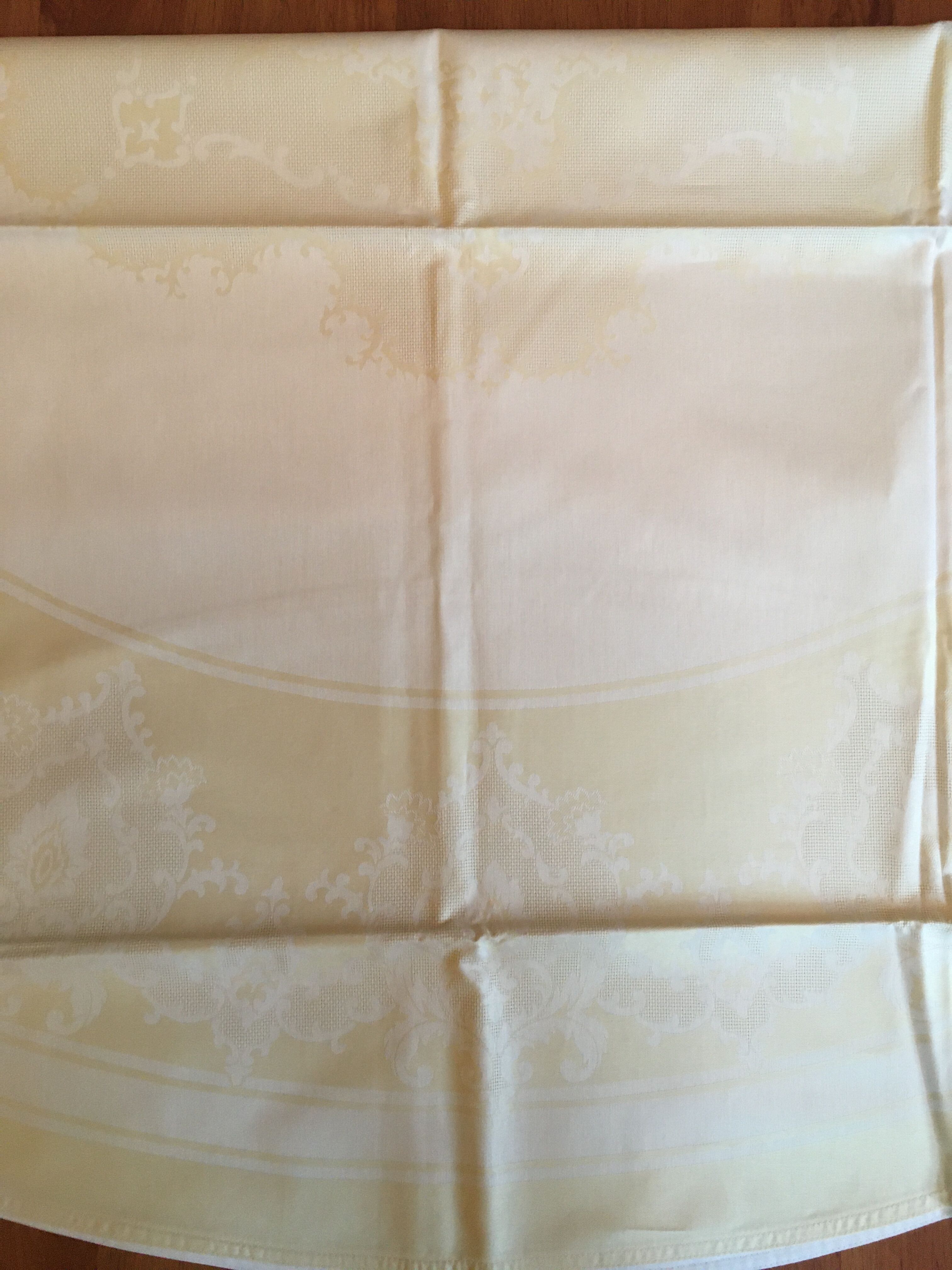 Pale yellow and cream damask tablecloth