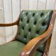 Fauteuil de bureau anglais Chesterfield en cuir vert