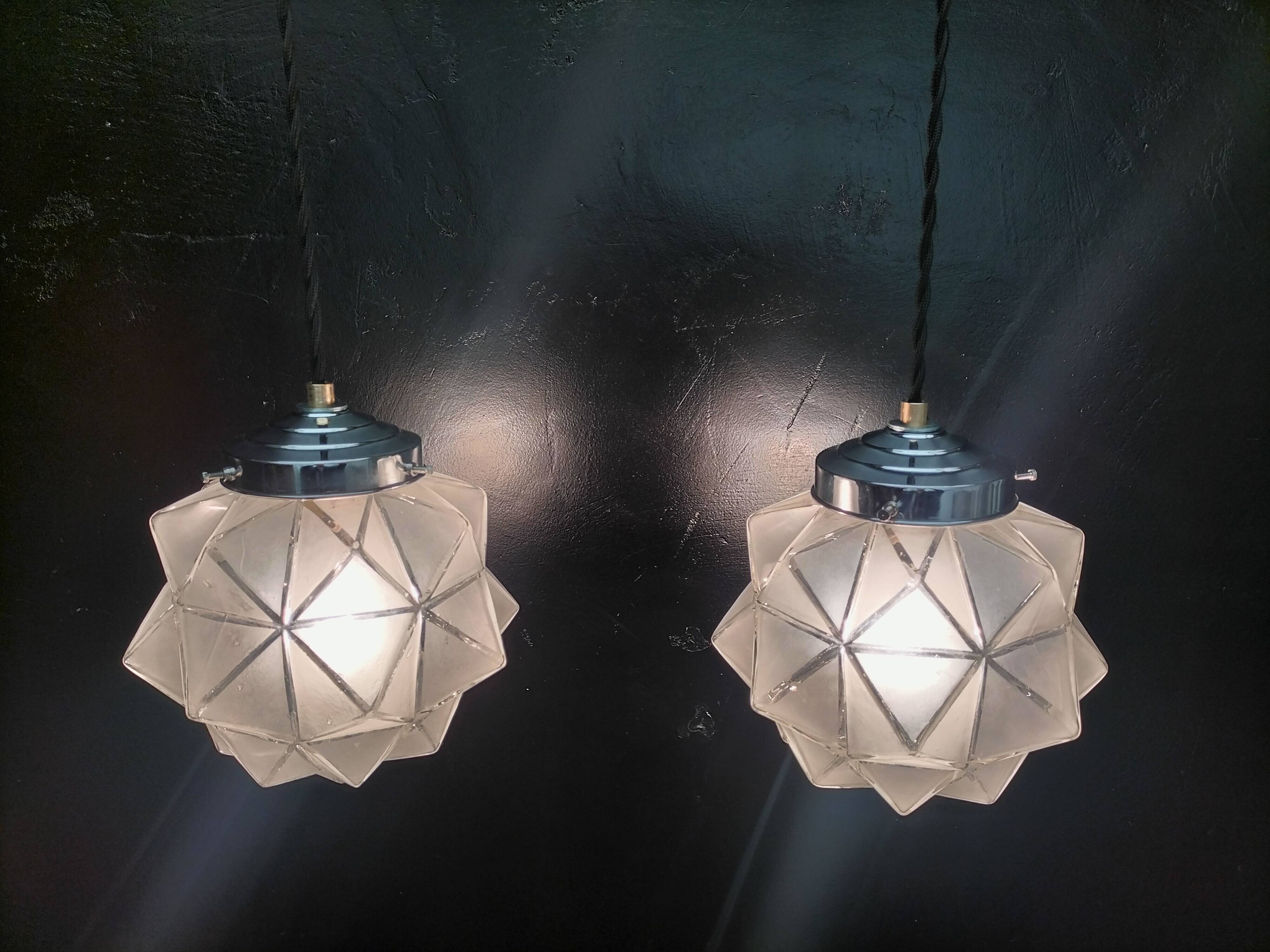 Paire de suspensions art déco en verre