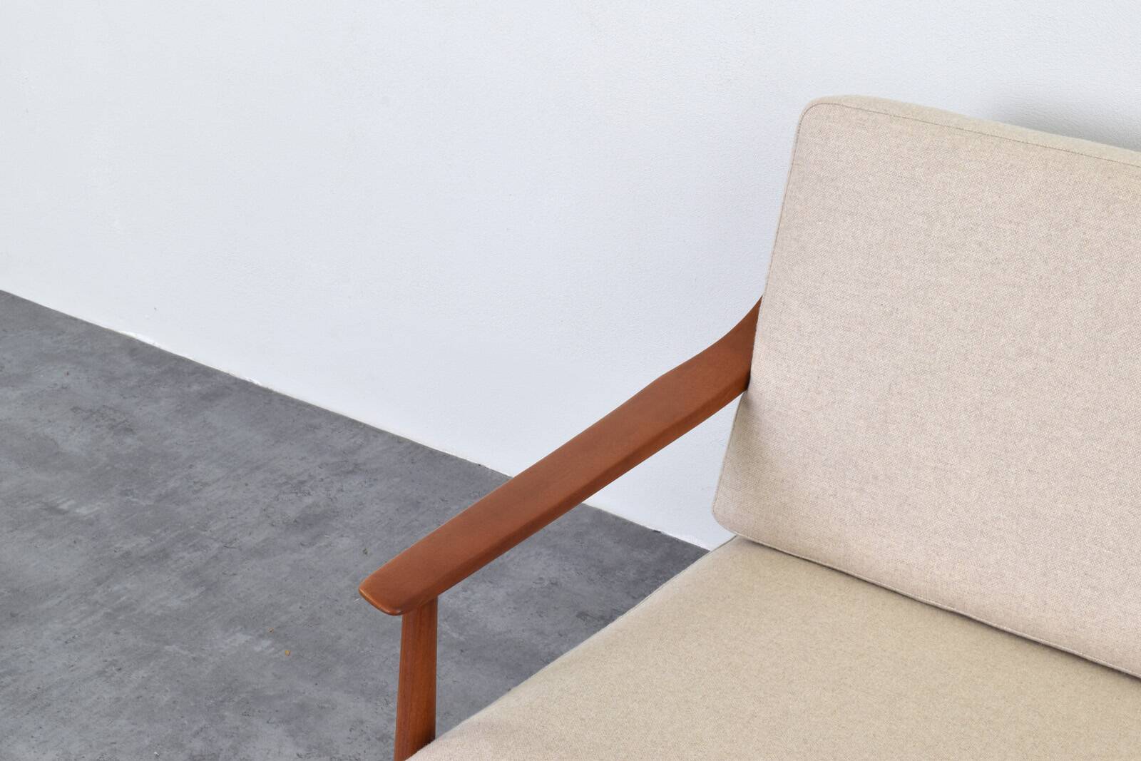 Mid-Century Teak Sofa from Knoll Antimott, 1960s.