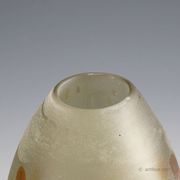 Glass vase 'A Scavo' by Gino Cenedese with autumn leaves