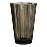 Élégant vase en verre épais fumé