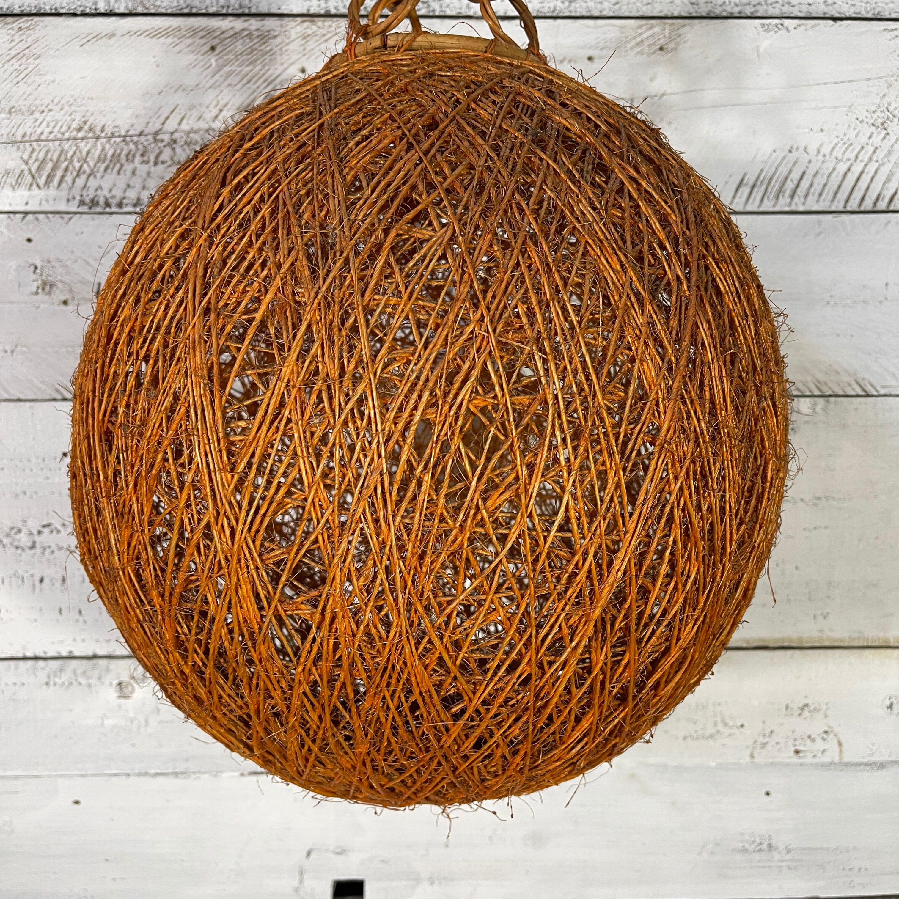 Vintage ball suspension