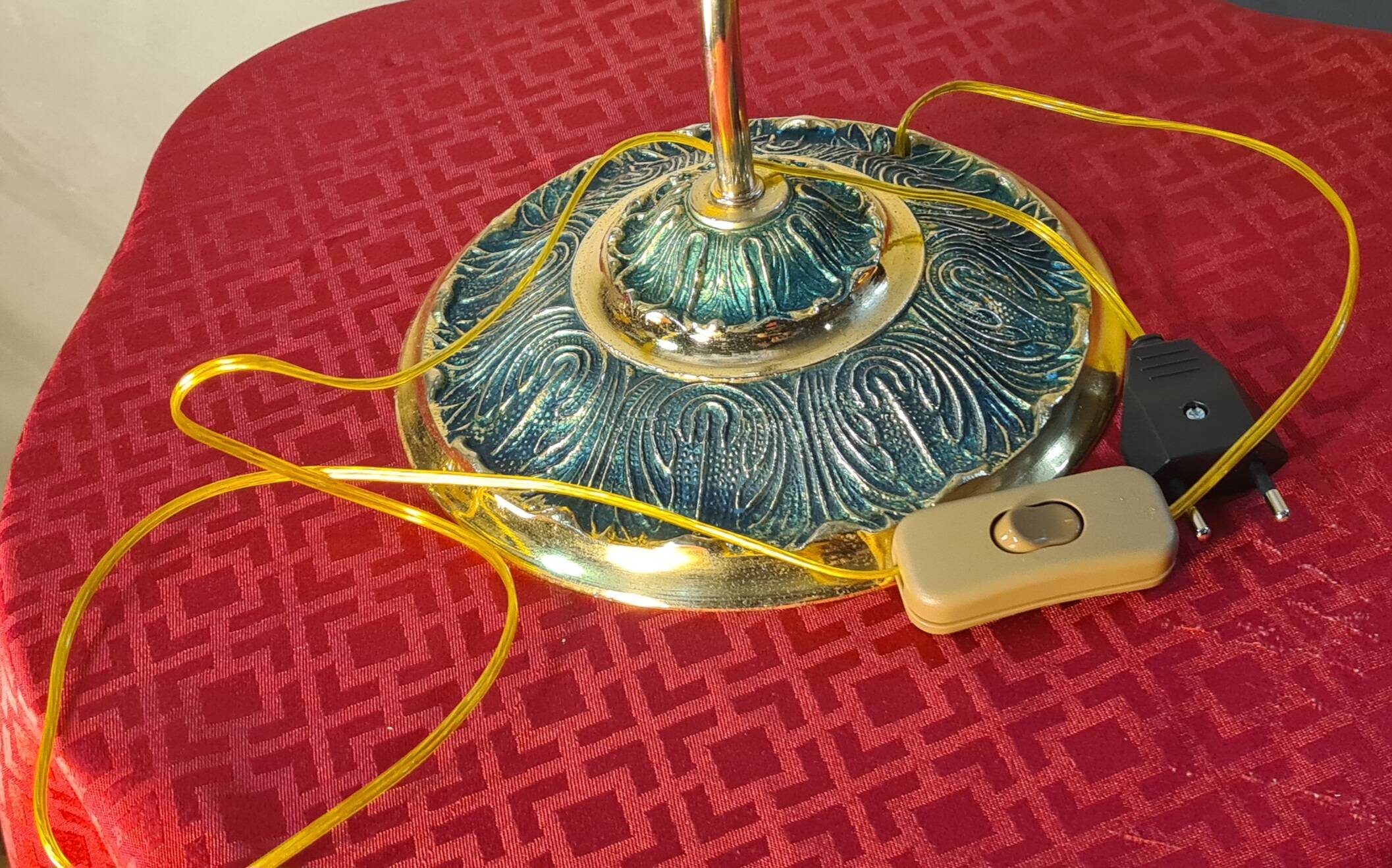 Art Nouveau lamp with Neo Classic lace shade 40x35