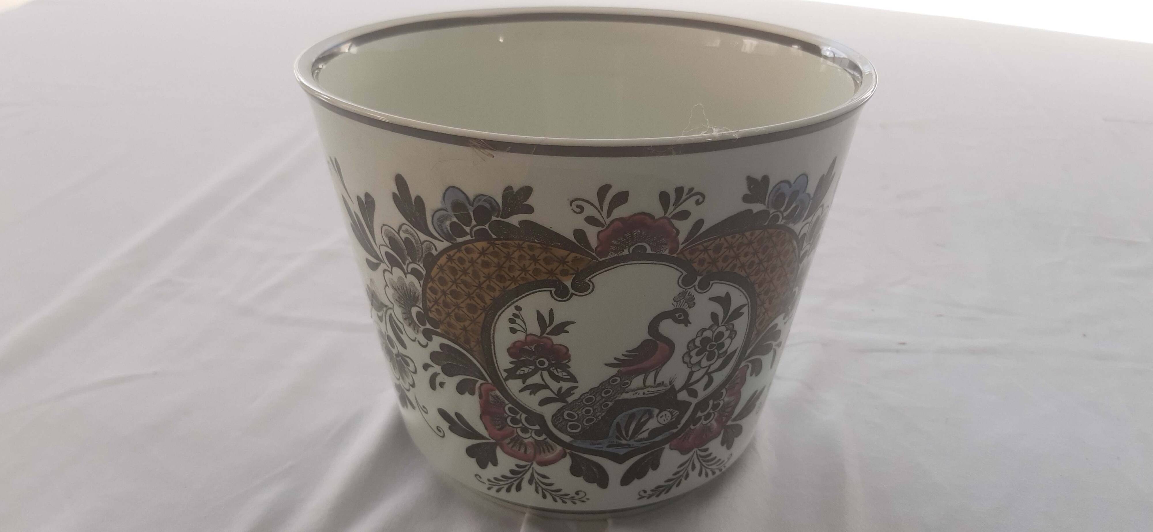 Villeroy Boch flowerpot peacock model