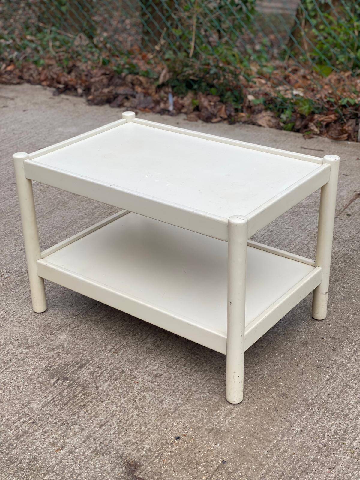Table basse vintage blanche en bois double plateau