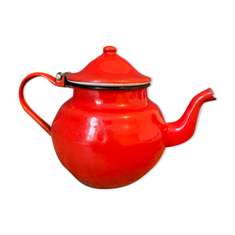 Enamelled teapot