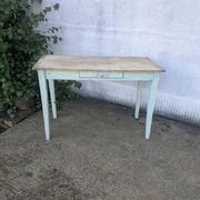 Table, bureau, console