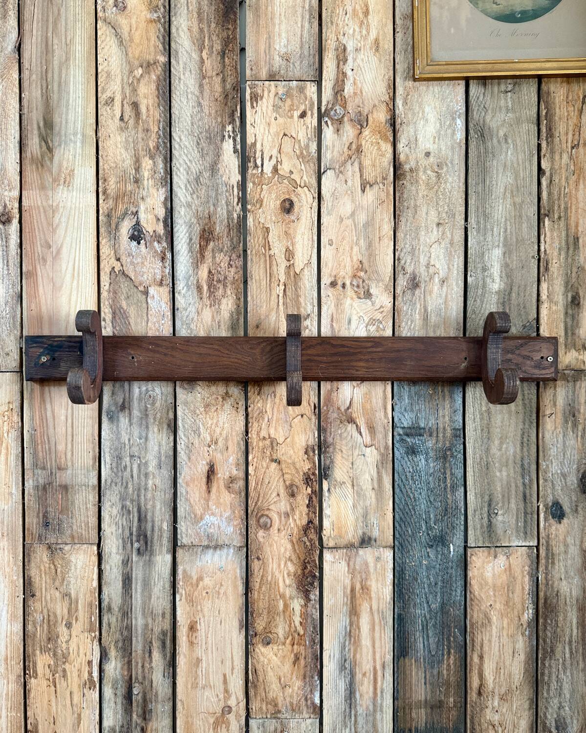 Oak wall-mounted coat rack