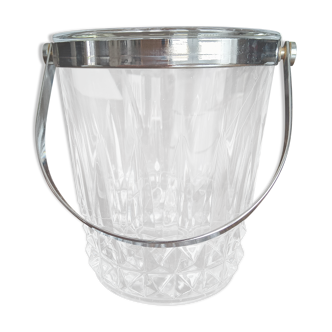 Chiseled molded glass ice bucket