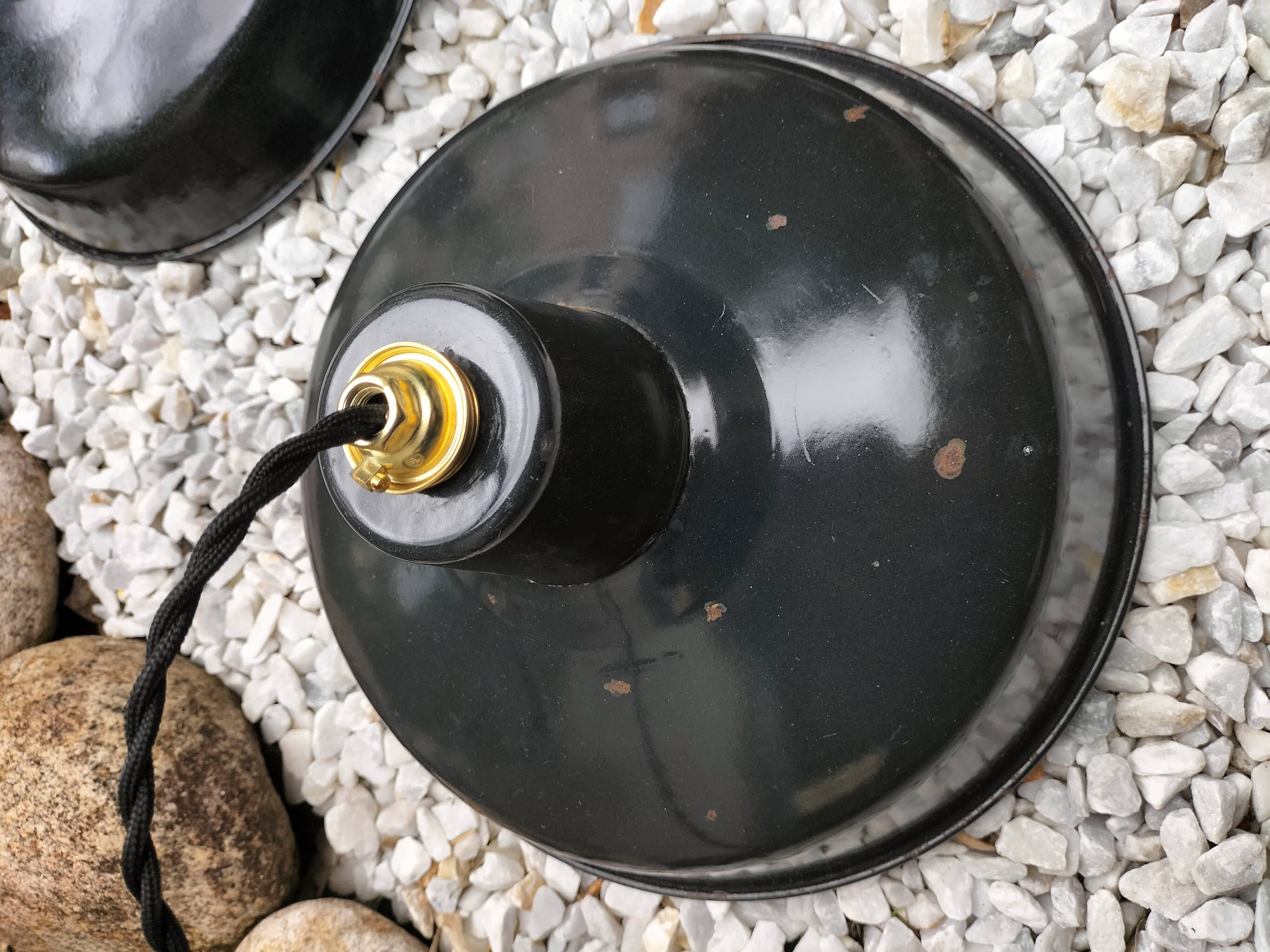 Enameled sheet metal lamps