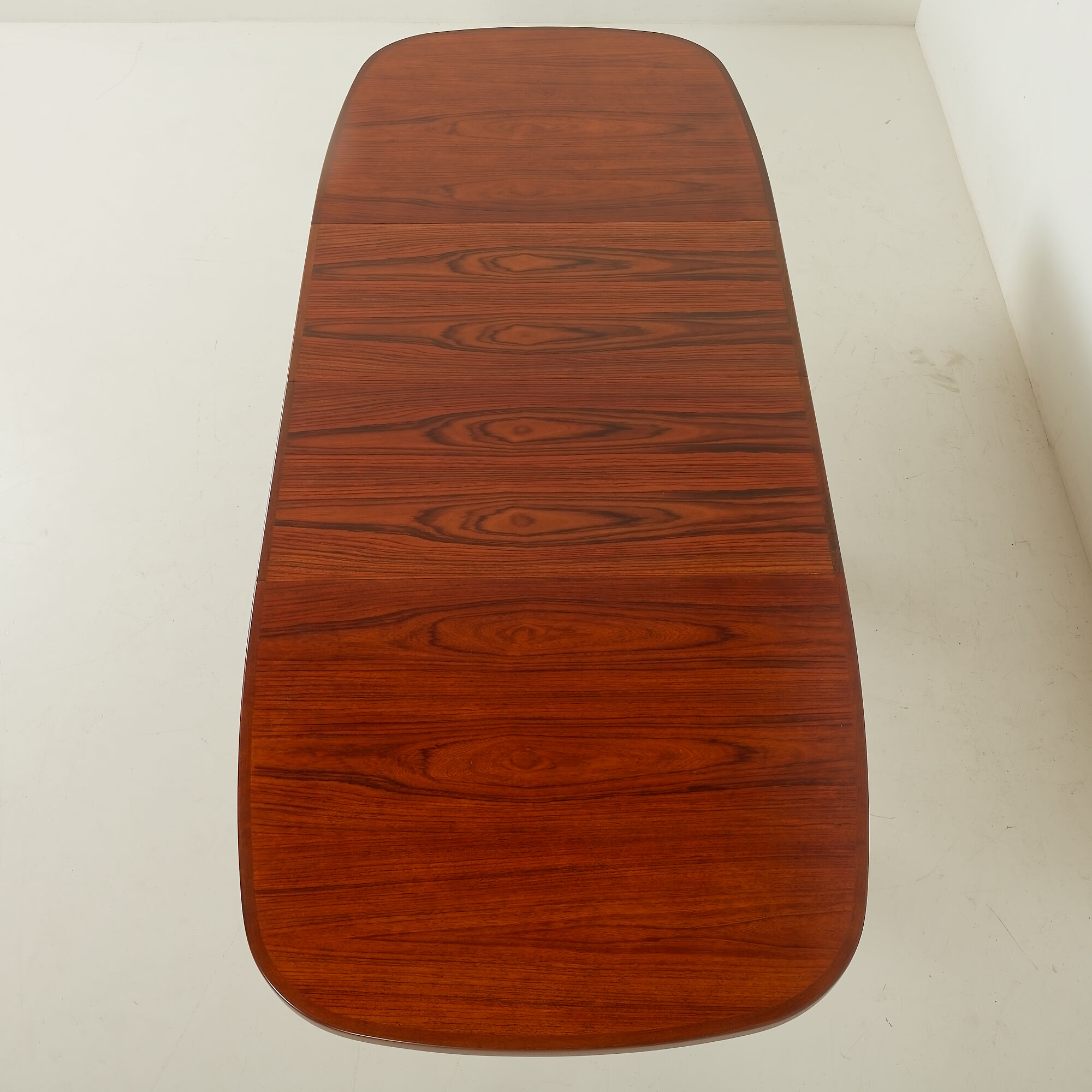 Gudme Mobelfabrik rosewood table with extensions, Denmark 1970s