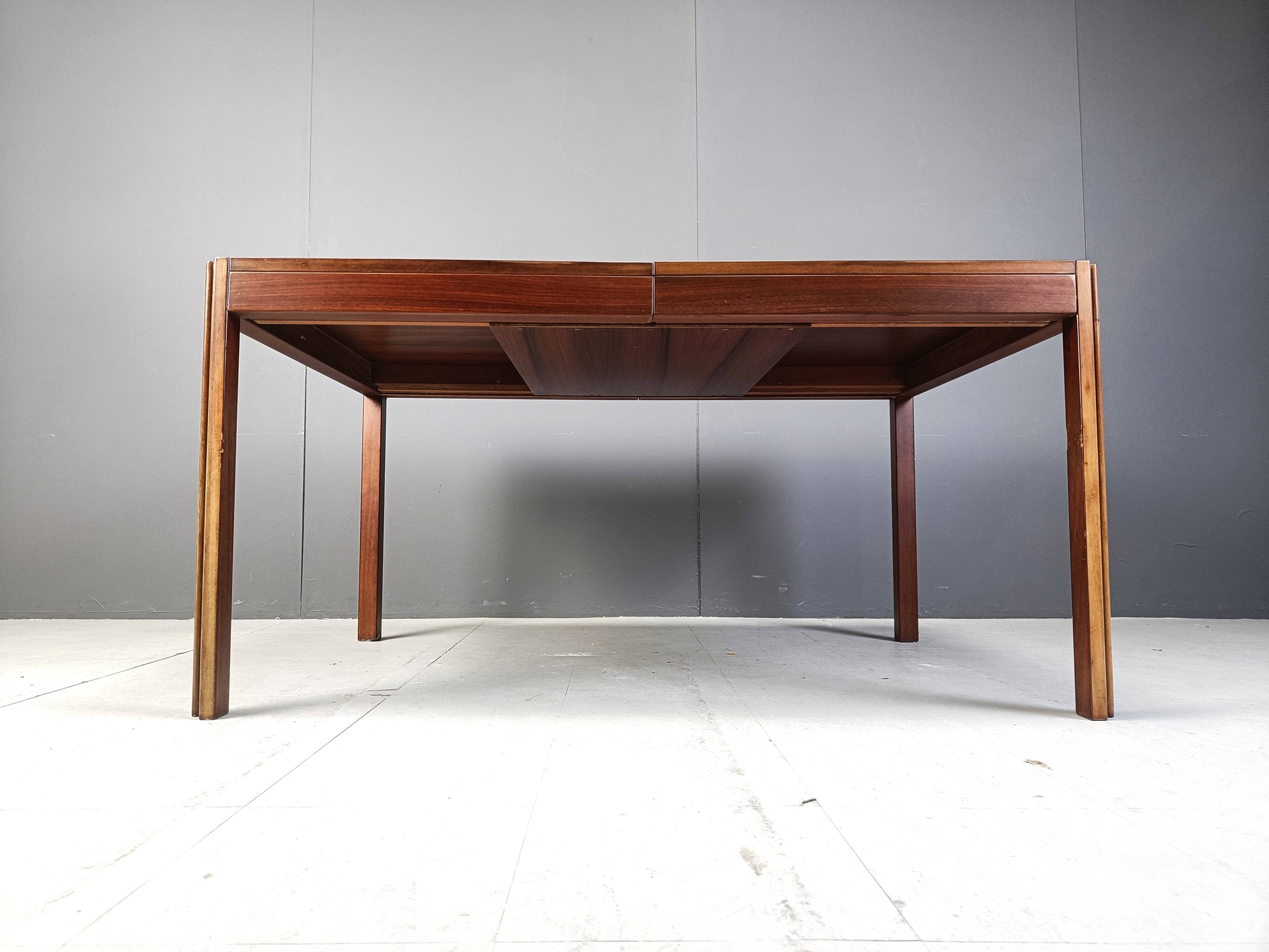Table à manger vintage 4D par Angelo Mangiarotti pour Molteni, 1970