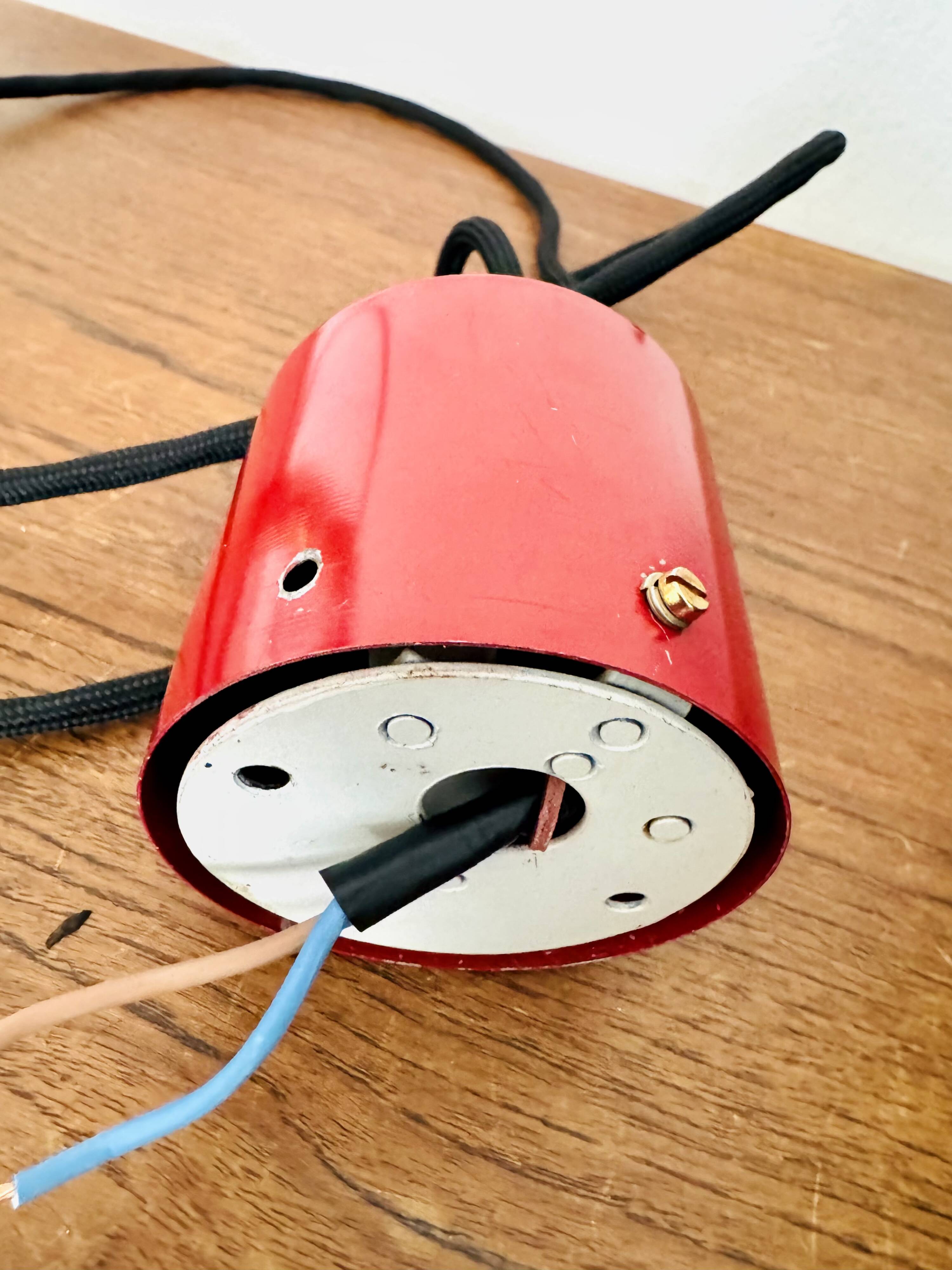 Adjustable Pendant Lamp with Counterweight