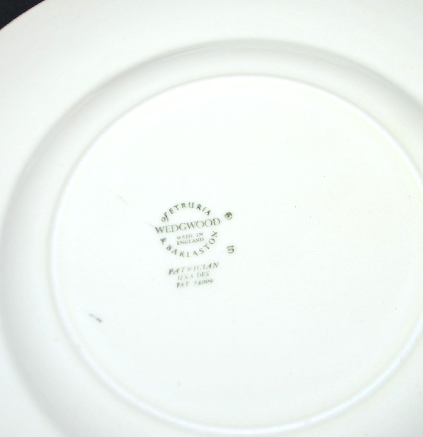 Wedgwood set of 5 Patrician garland England moulded earthenware plates 26.5 cm