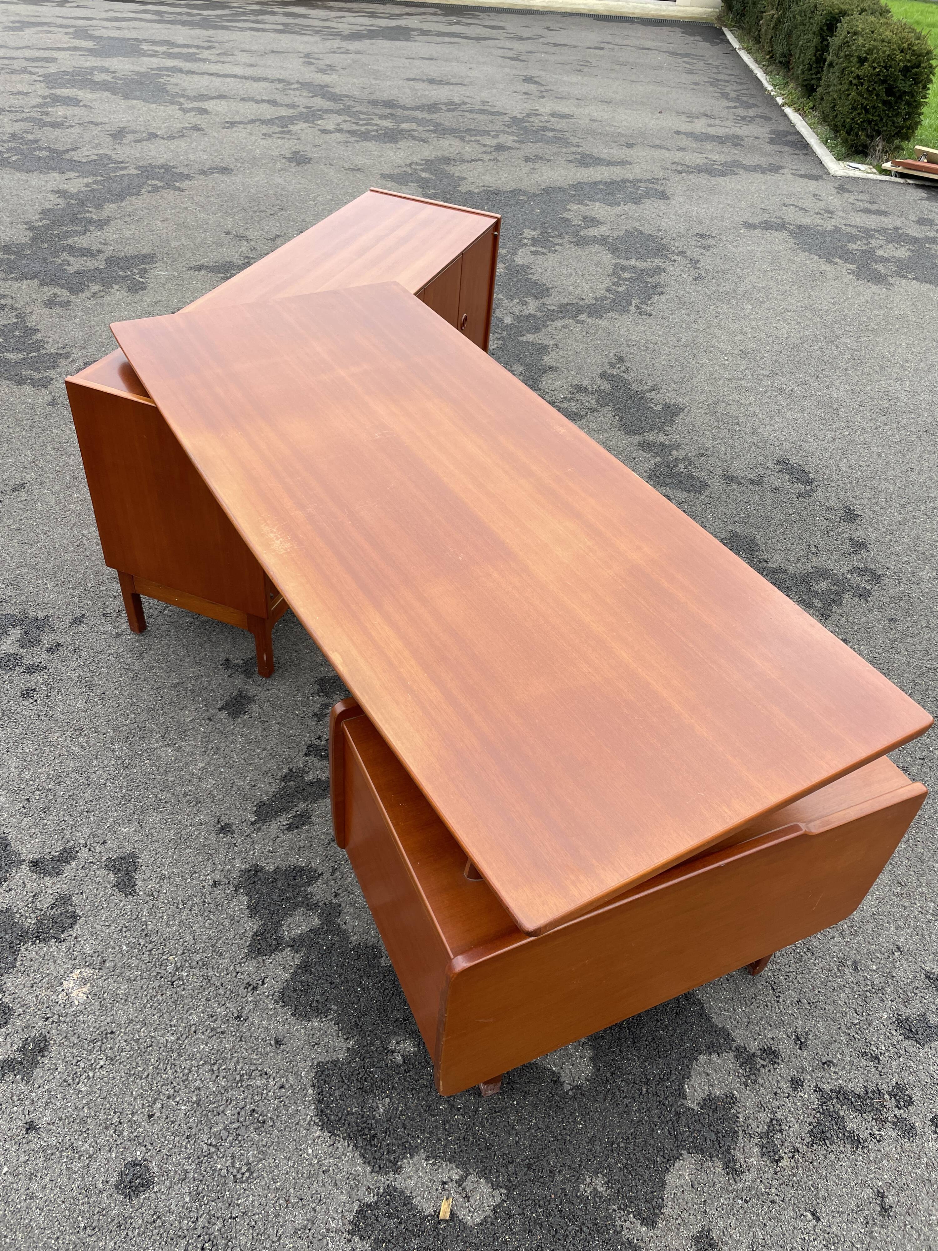 Desk Jacques Hauville 1960 bema and enfilade desk