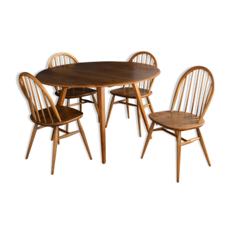 Table à manger ronde 384  et quatre fauteuils 370 Windsor