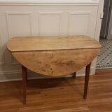 Round table with flaps