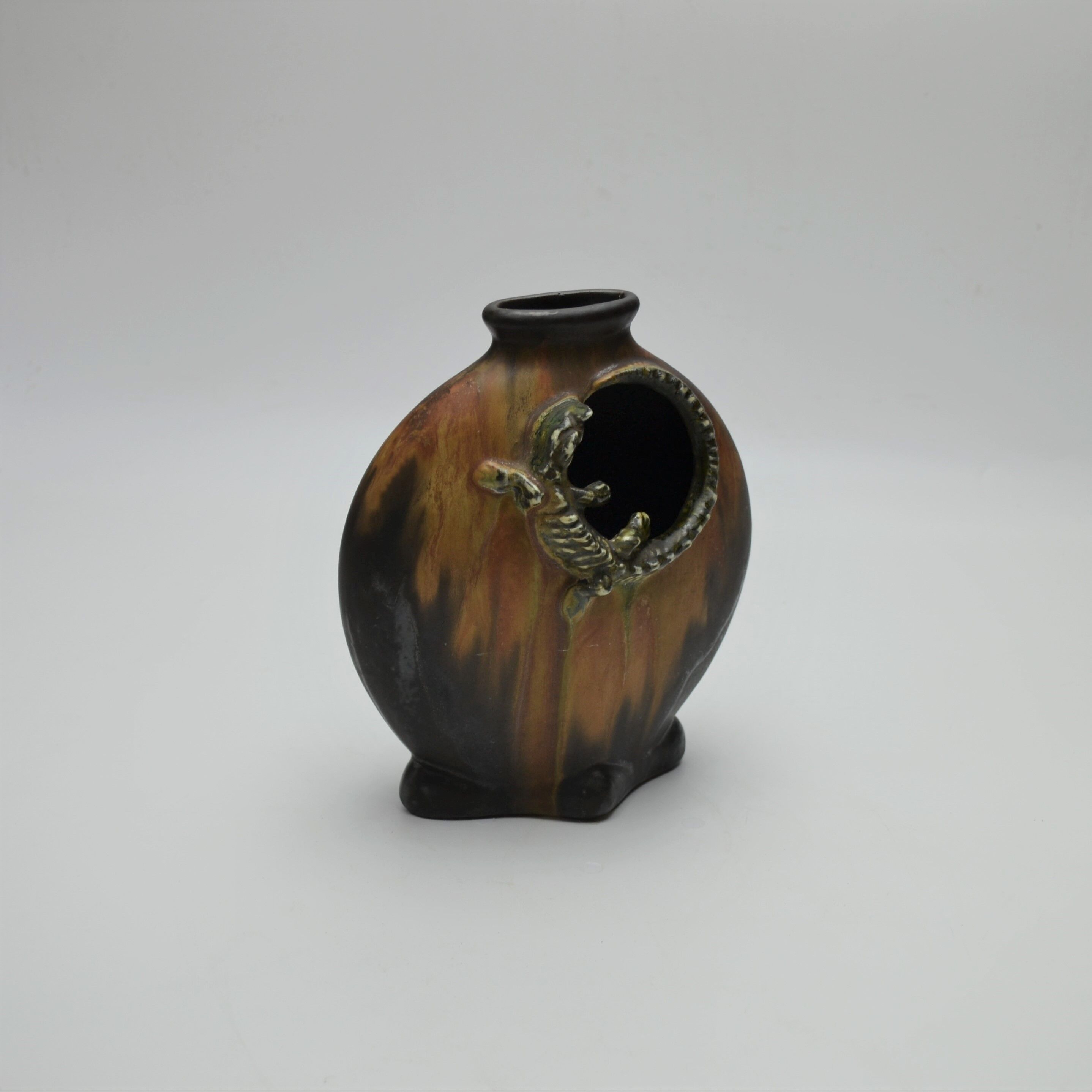 Gilbert Méténier's flamed sandstone newt bottlened vase