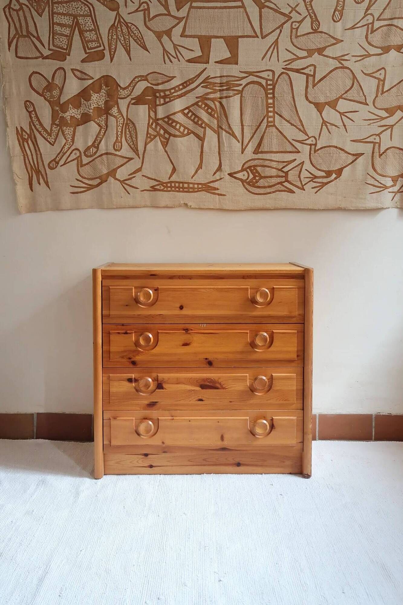 Chest of drawers with 4 drawers in solid pine, rustic mountain style, 1970s.