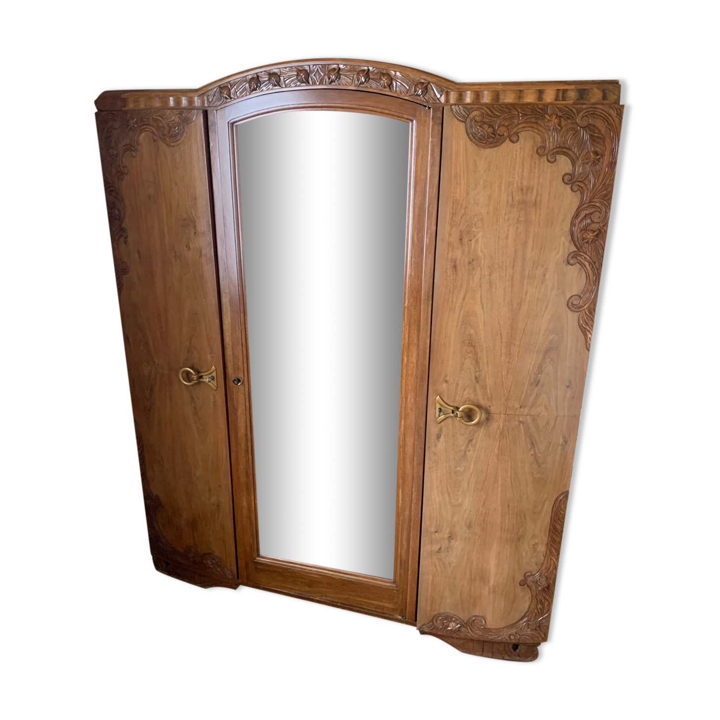 Art deco cabinet in carved wood