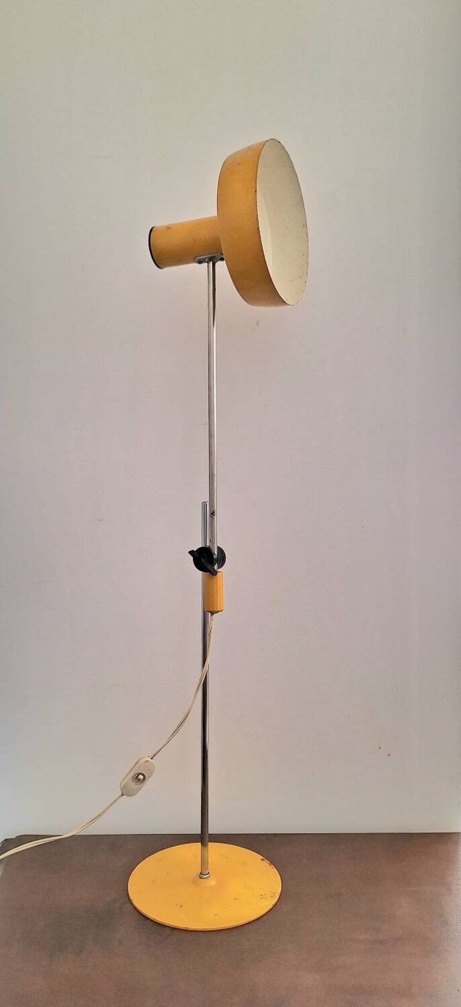 Lampe vintage de bureau réglable jaune, luminaire industriel