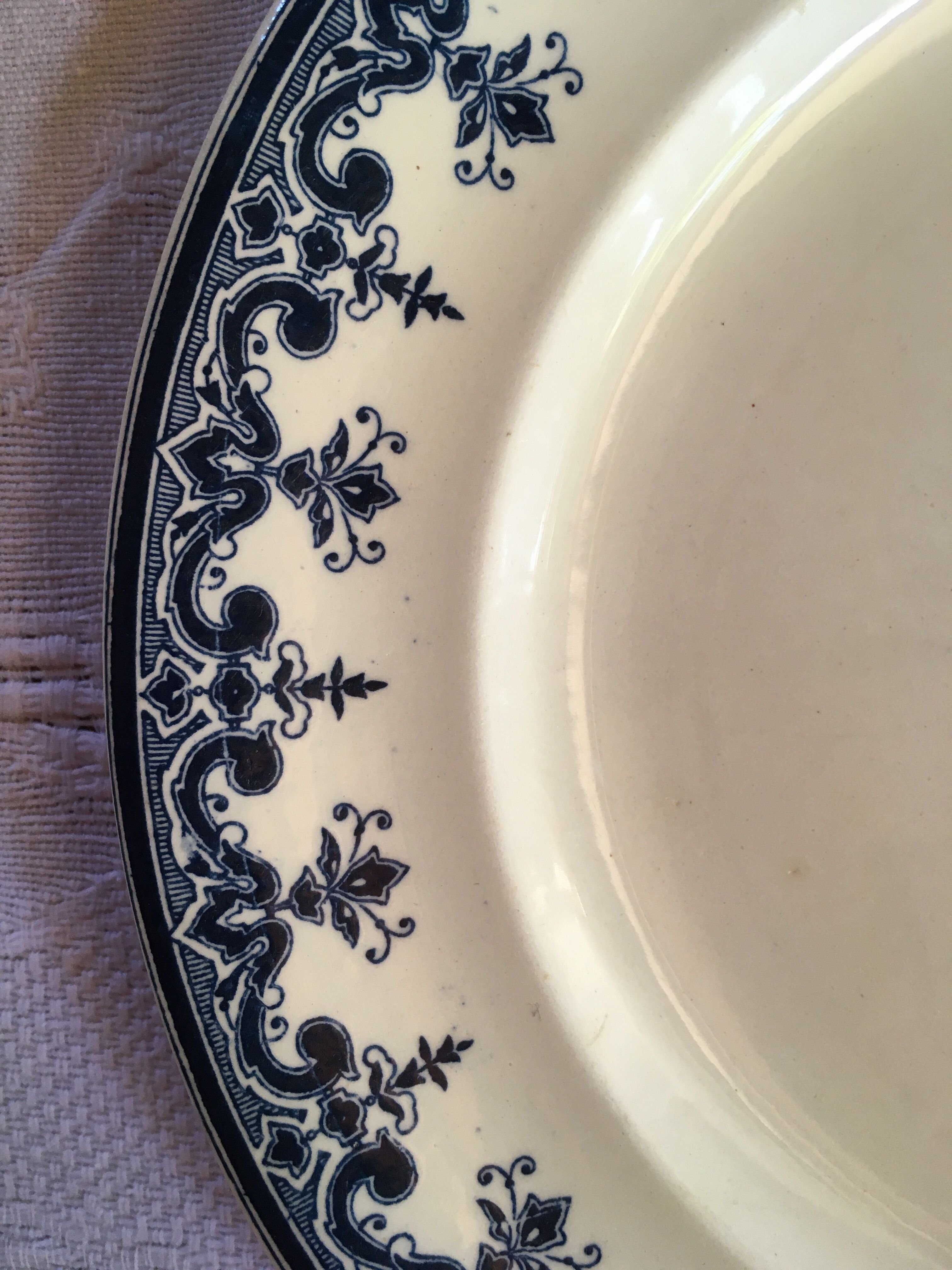 Set of 4 old plates with blue-green décor