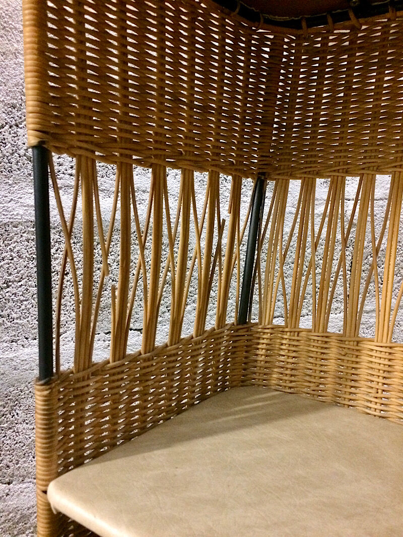 Vintage rattan counter bar