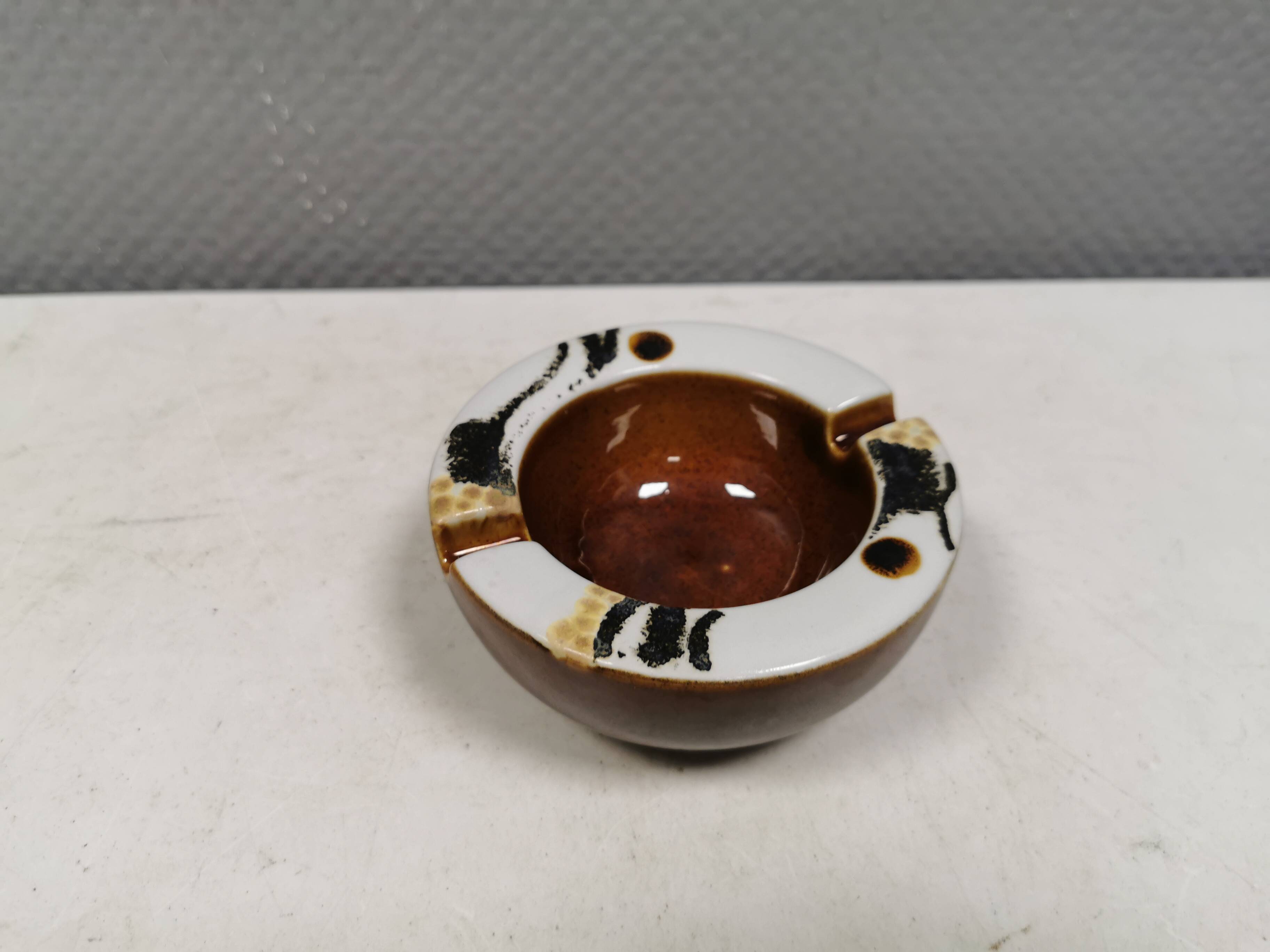 Mid-century ceramic ashtray, by Ellen Malmer for Royal Copenhagen, 1960s.