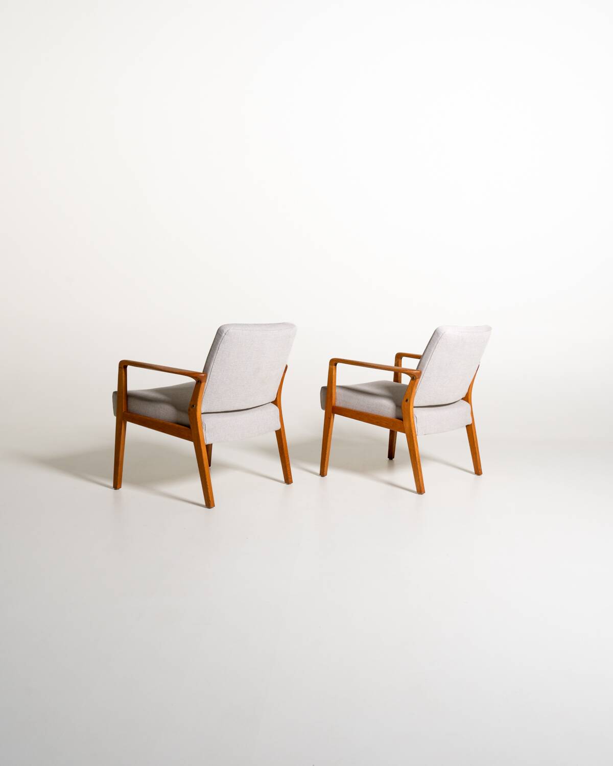 Paire de fauteuils en chêne scandinave, années 1960