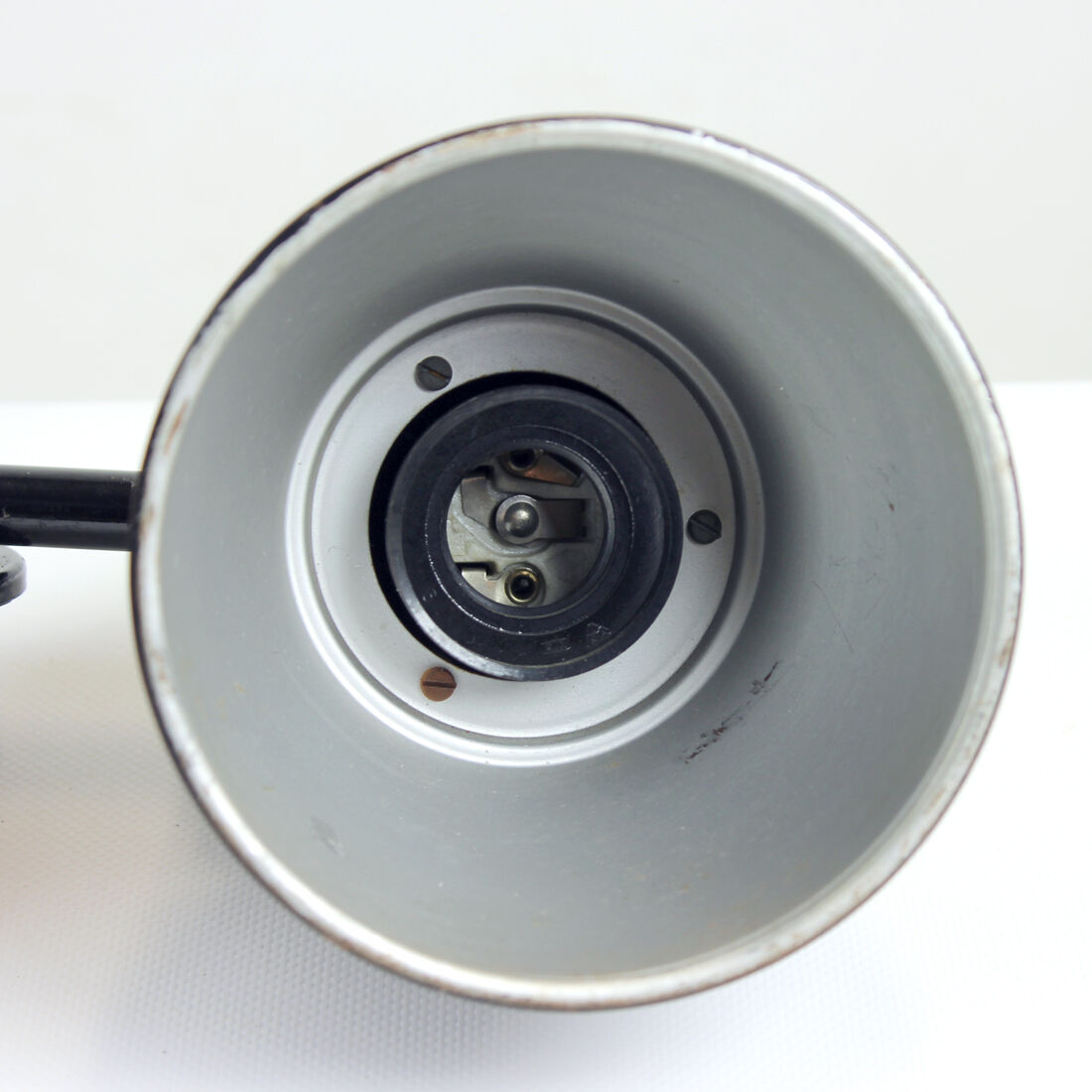 Applique murale industrielle en bakélite noire & chrome, Tchécoslovaquie années 1950