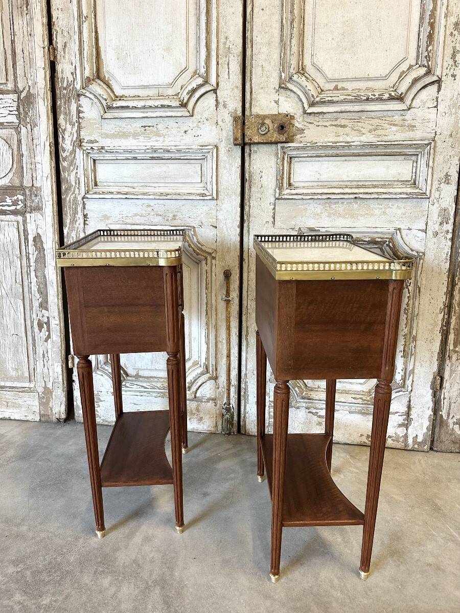 Paire de chevets Louis XVI circa 1960