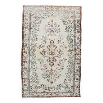 6x9 Persian Classic Cream & Black Vintage Rug, 183x287Cm