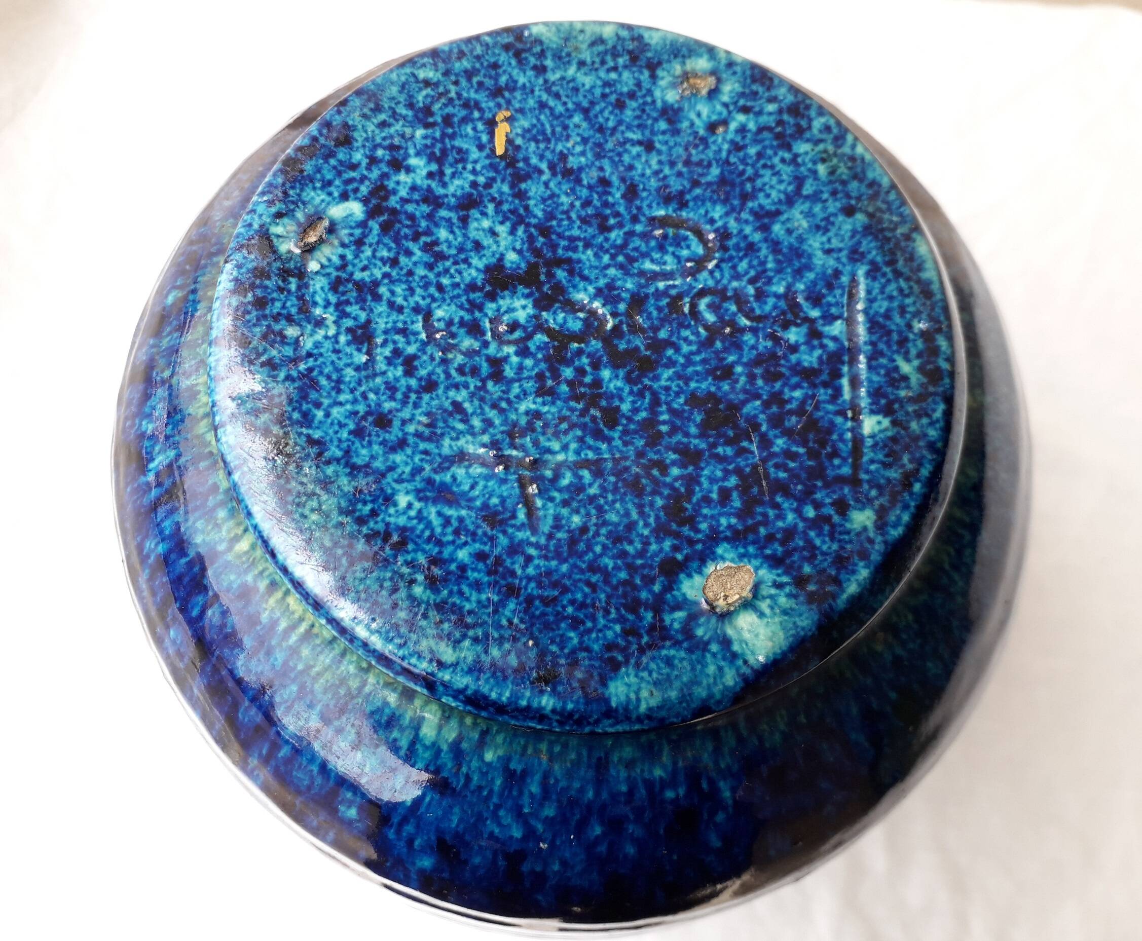 Accolay ceramic vase