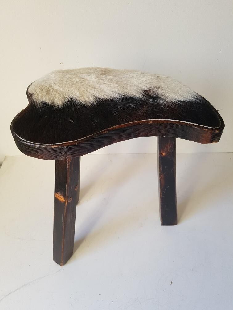 Tripod stool in vintage skin