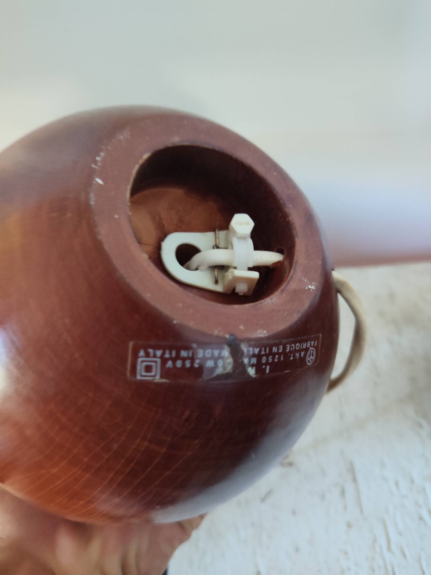 2 wooden lamp bases