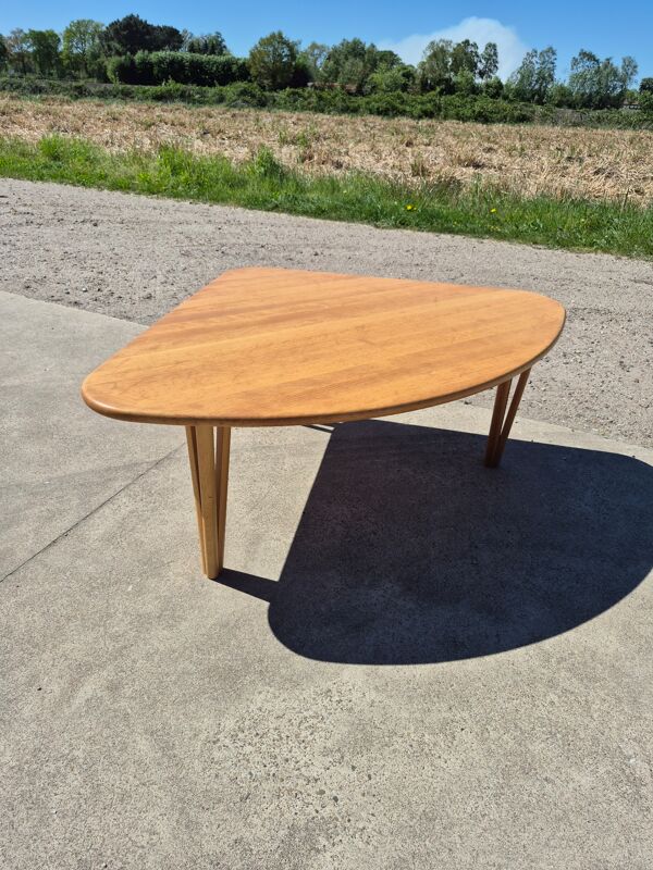 Table basse en design danois, forme organique Snedgergaarden