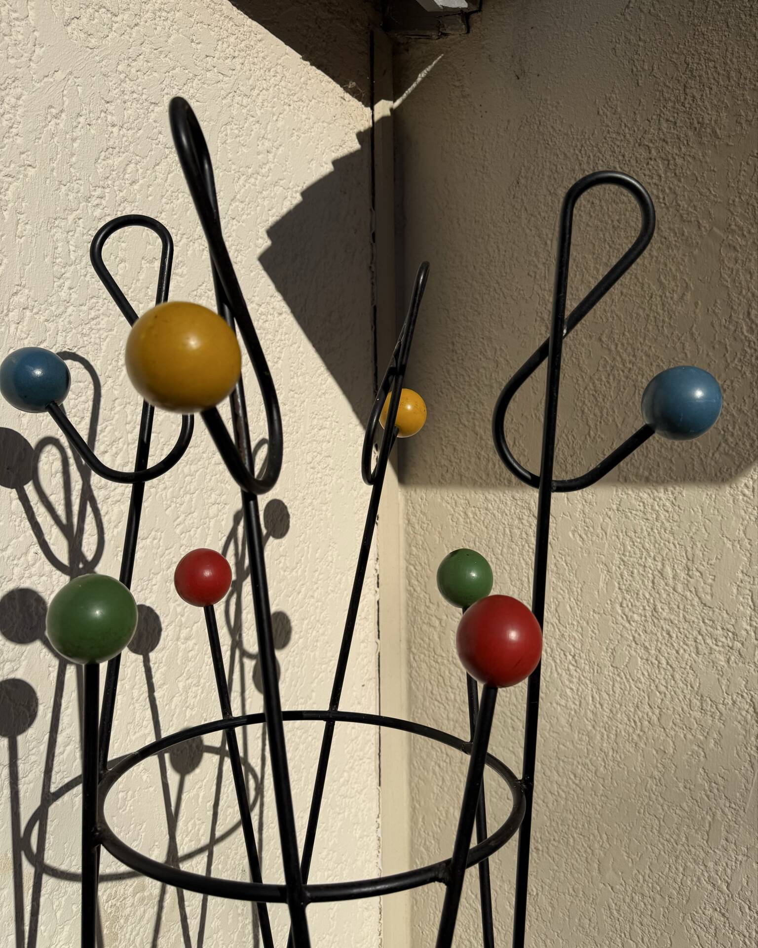 "Treble clef" coat rack Roger Ferraud
