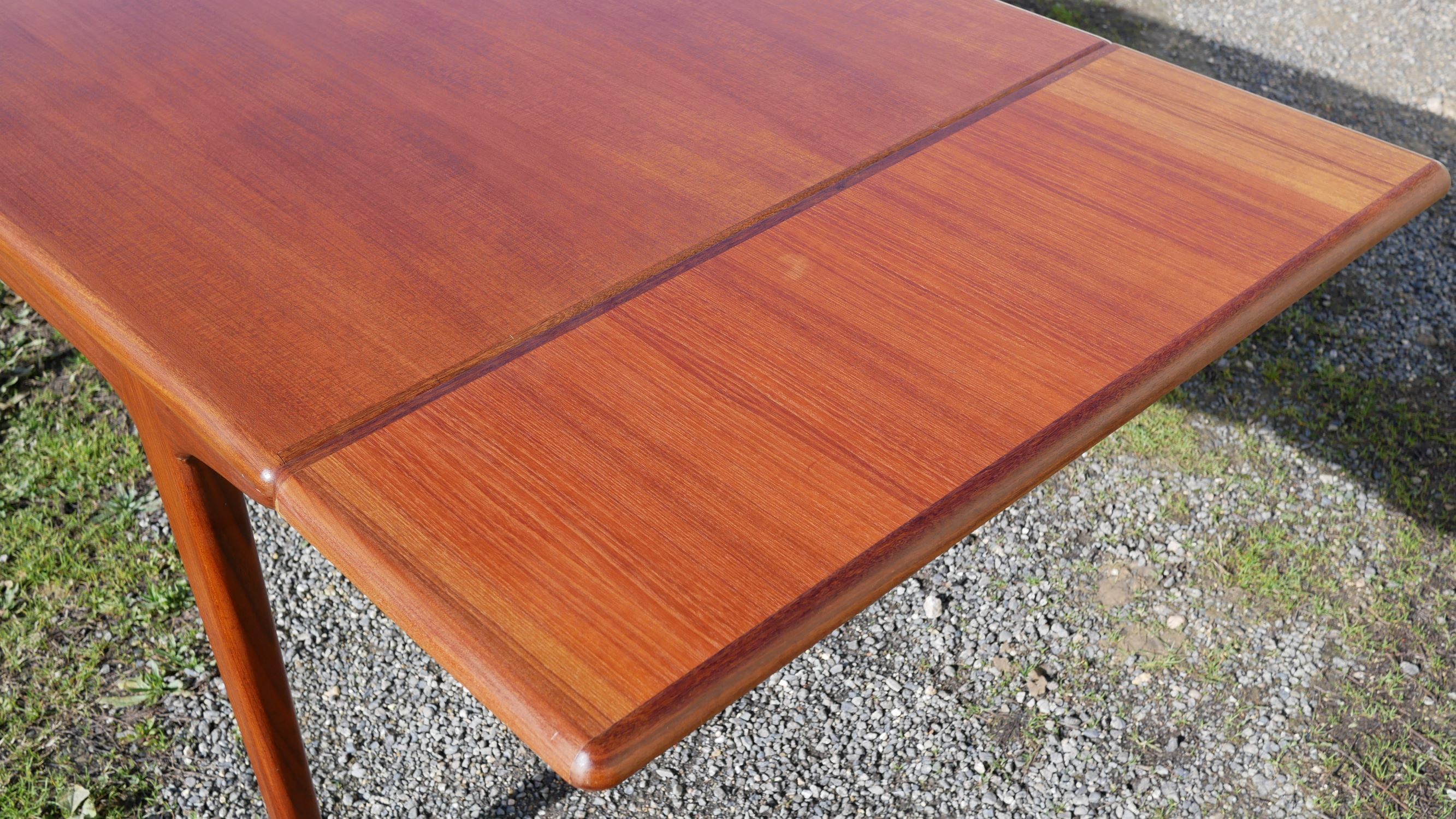 Table de repas scandinave en teck