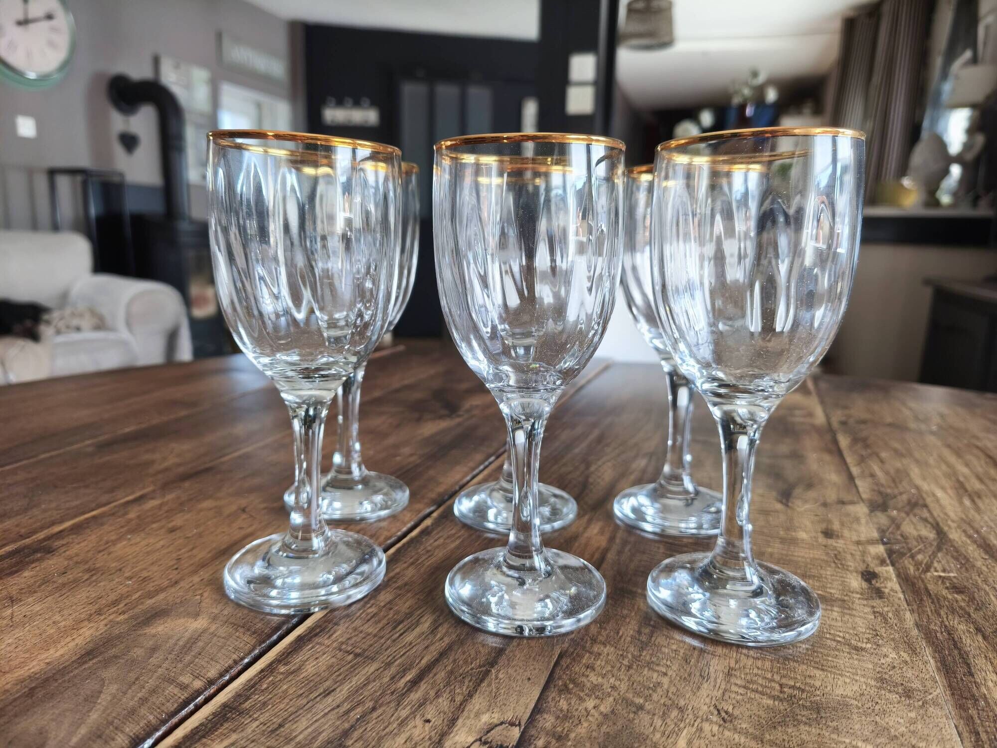 Set of 6 vintage white wine glasses with scrolled rim and gold rim