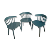 3 chaises J104 dessinées par Jorgen Baekmark