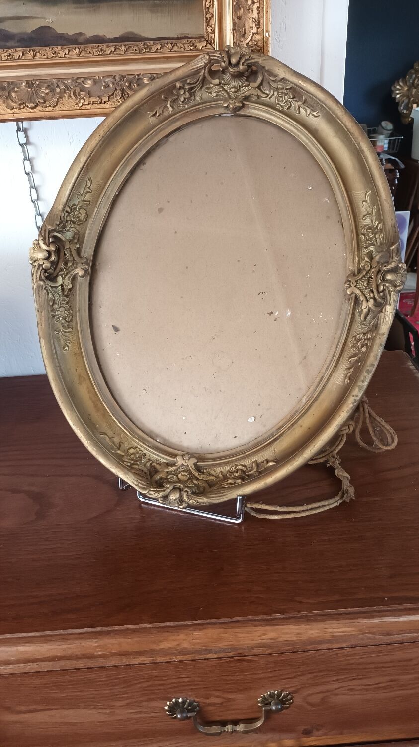 Golden oval frame XXth