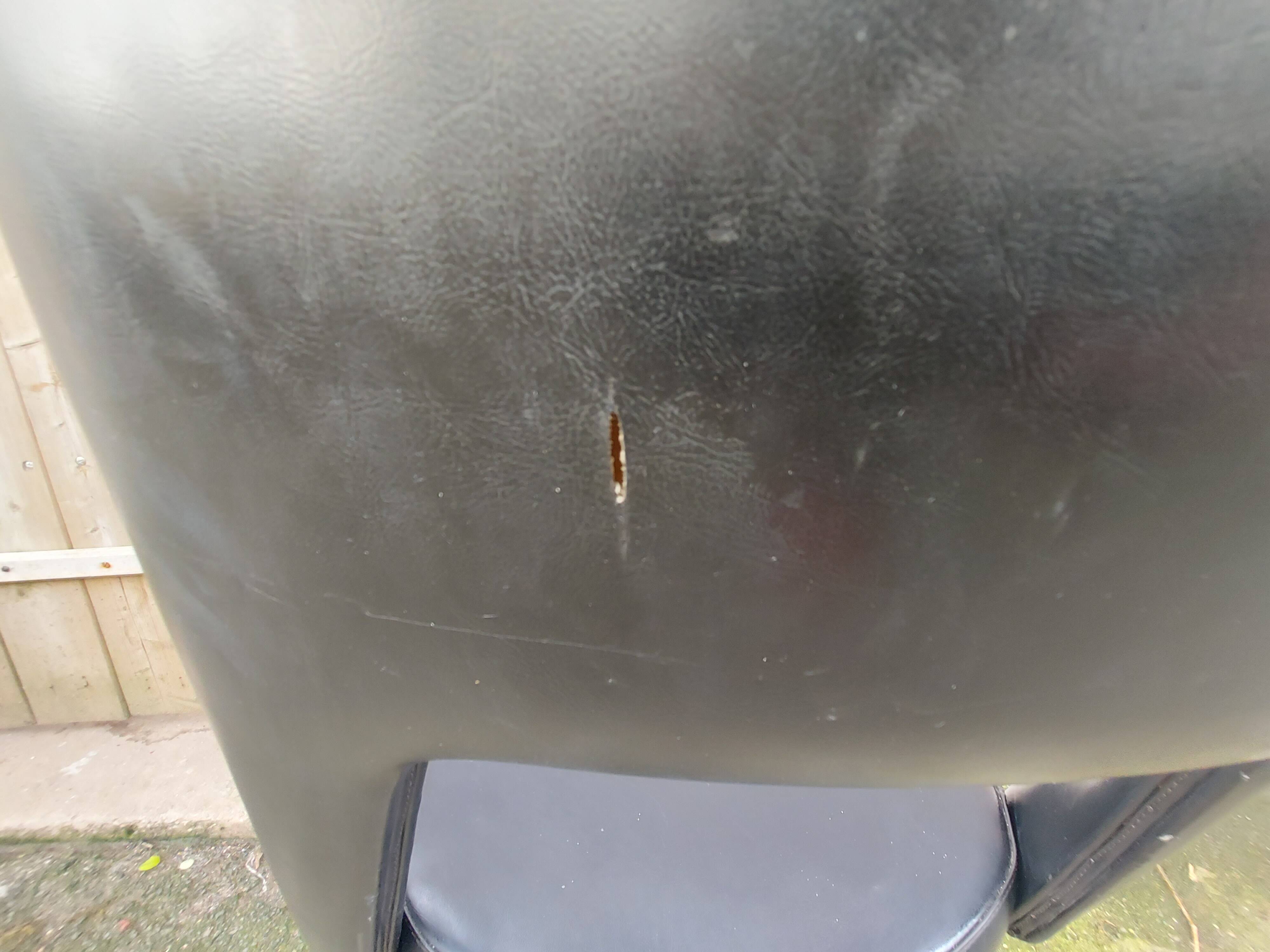 1 chaise noire 1960/70