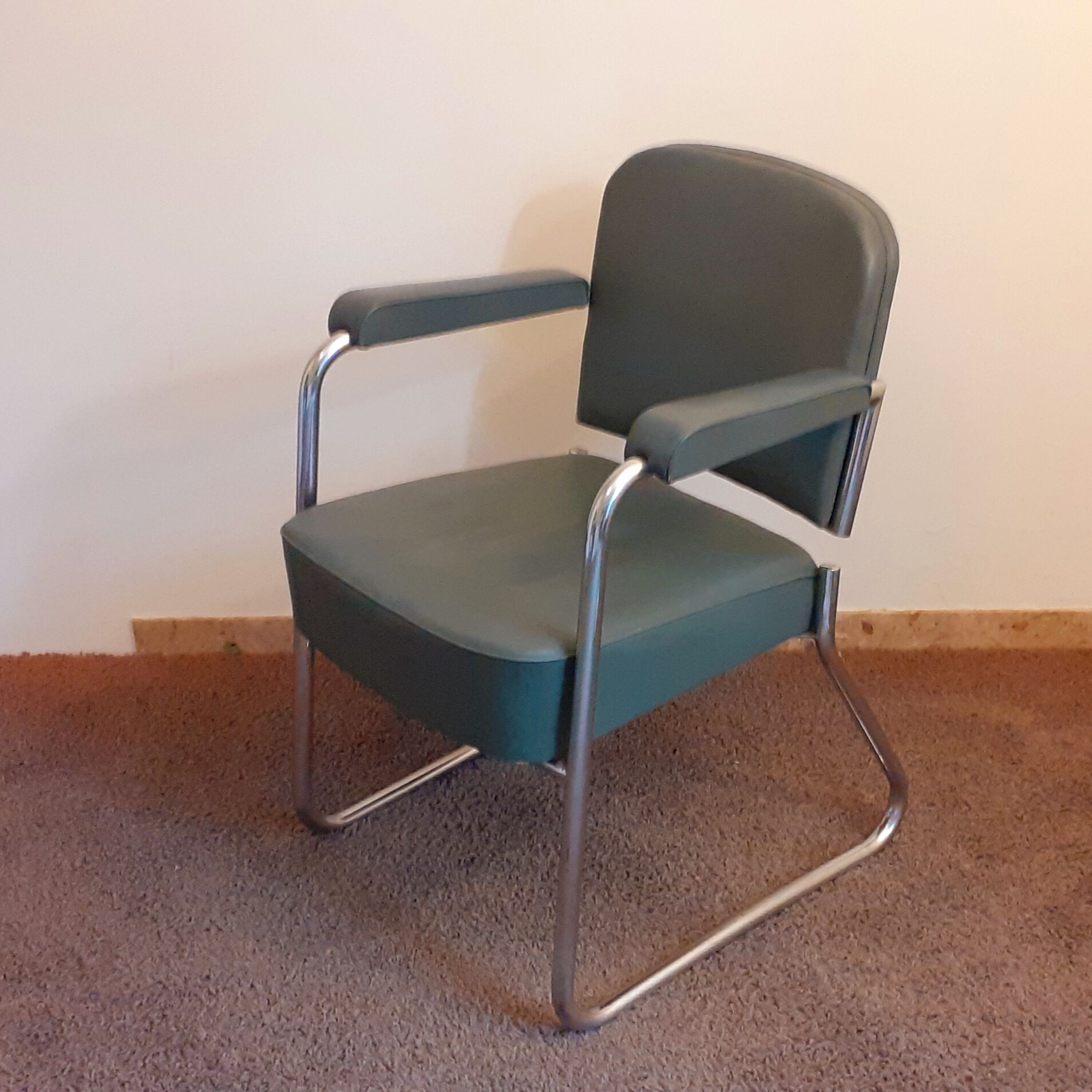 INDUSTRIAL ARMCHAIR RONEO express delivery