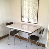 Extendable table and 2 formica chairs